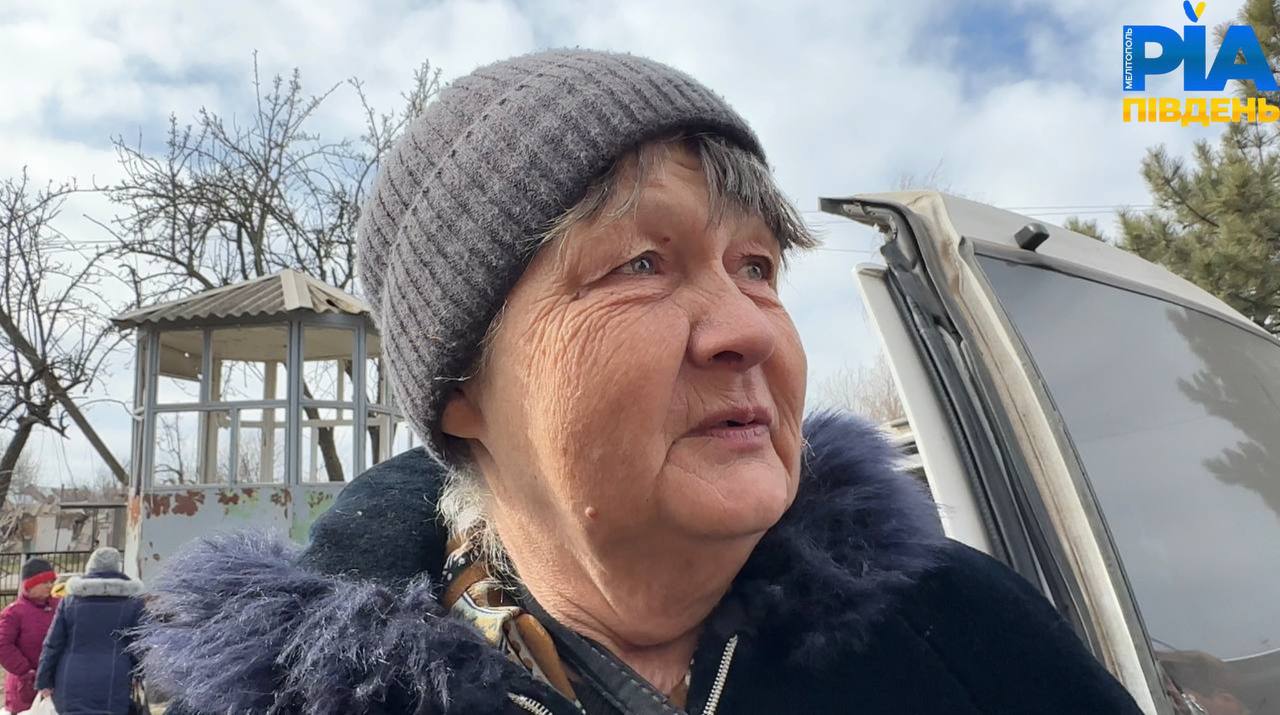 Среди тех, кто не желает покидать свой дом, 65-летняя Мария Владимировна. 99